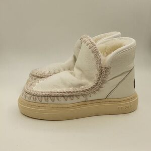 MOU Eskimo Boots Size 5 Women’s